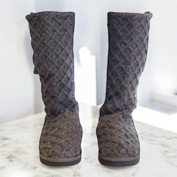 Tall UGG gray three button waffle knit boots Fold up or down worn tall or short - Picture 6 of 17